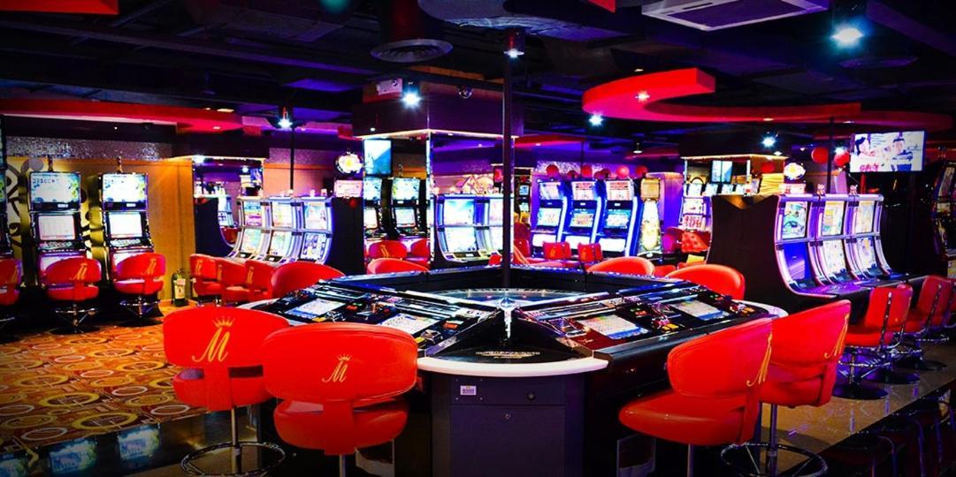 Networld Hotel Spa And Casino Pasay Exterior foto