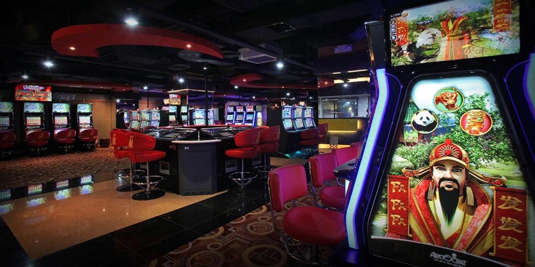 Networld Hotel Spa And Casino Pasay Exterior foto