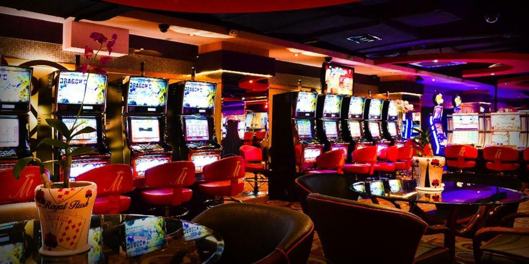 Networld Hotel Spa And Casino Pasay Exterior foto