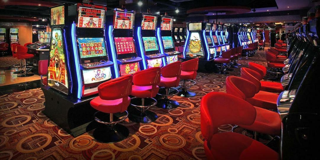 Networld Hotel Spa And Casino Pasay Exterior foto